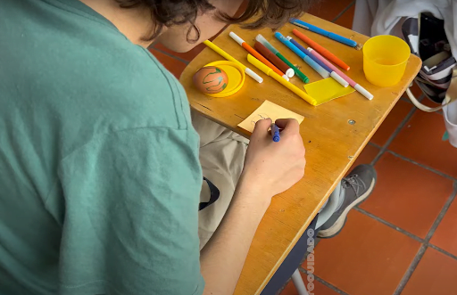 En el Liceo Juan Ramón Jiménez, impulsamos la autoestima de nuestros estudiantes a través del taller "Valemos Huevo"