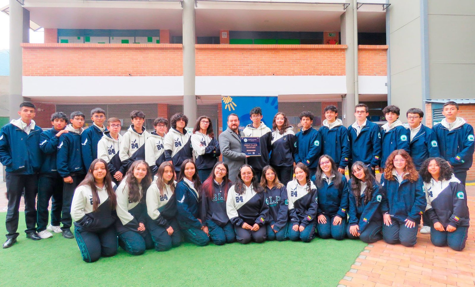 Gimnasio Las Palmas en Bogotá, recibe su primera Certificación Great Place To Study: ¡Un reconocimiento al compromiso educativo de excelencia!