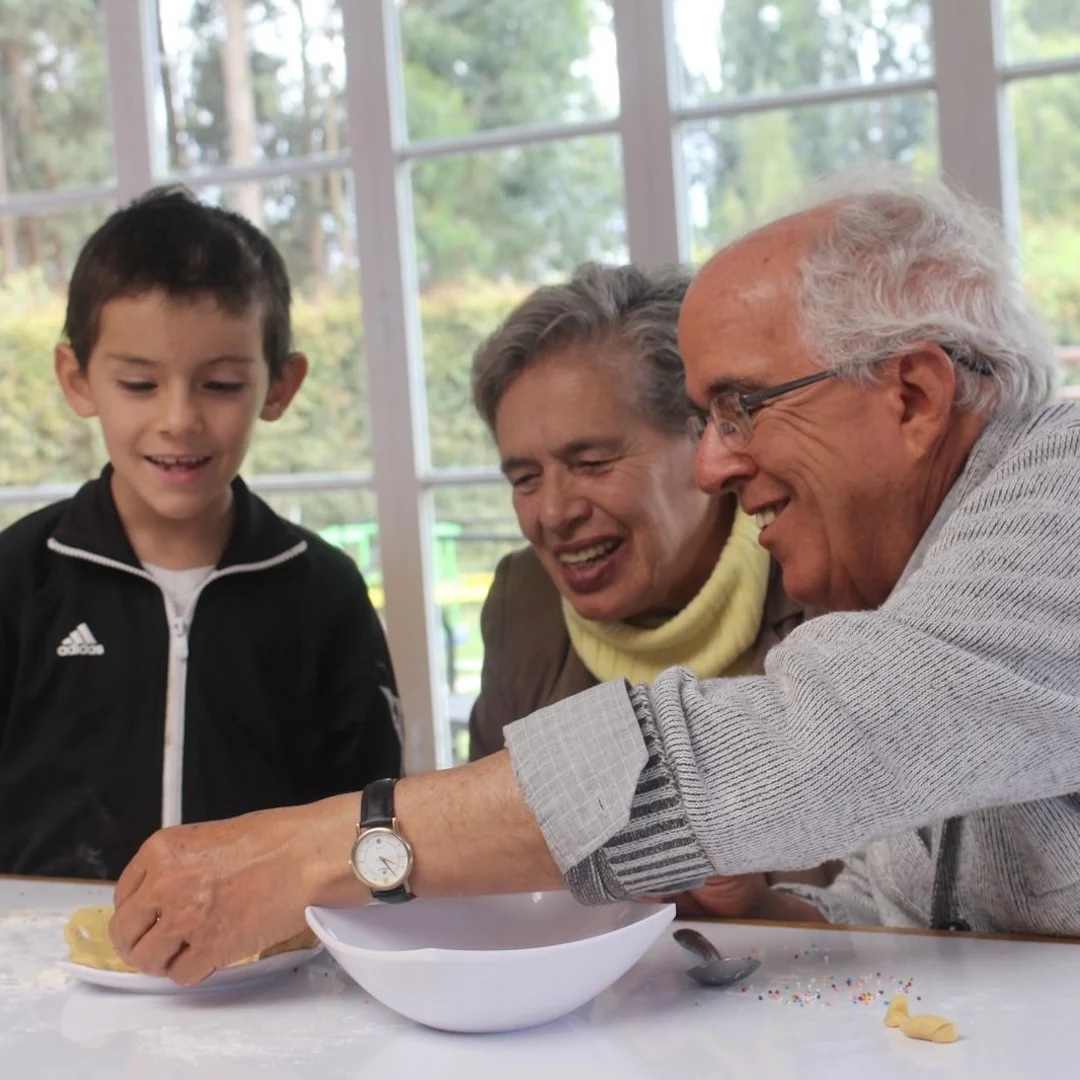 Amor y celebración en Gimnasio Campestre Los Laureles (Cajicá): Un día dedicado a los abuelos