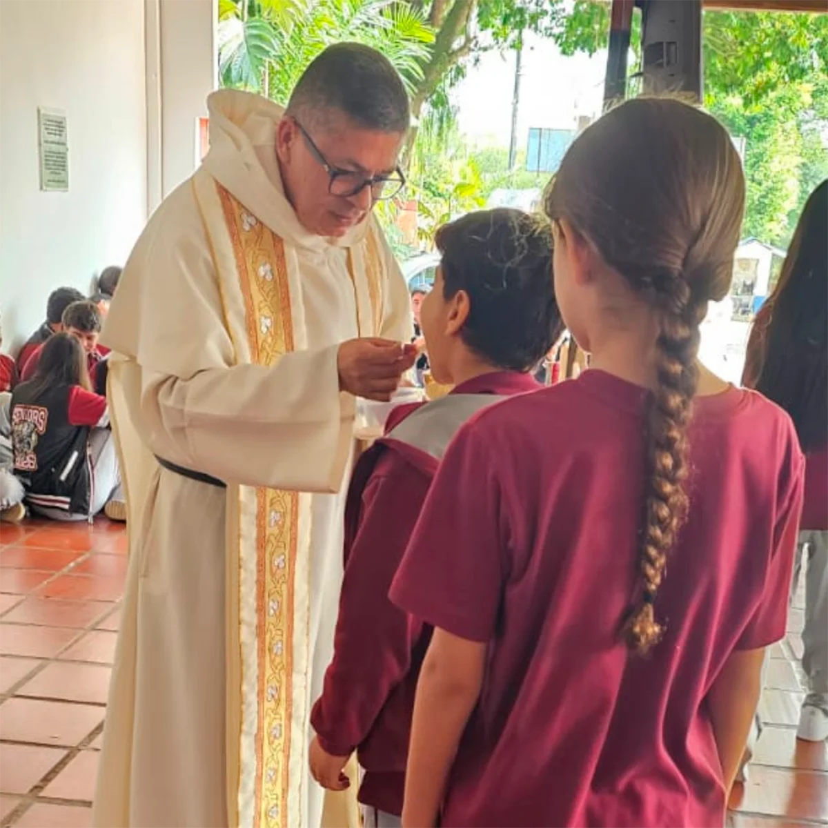 Santa Misa en el Colegio Bilingüe Anglo Americano de Cali