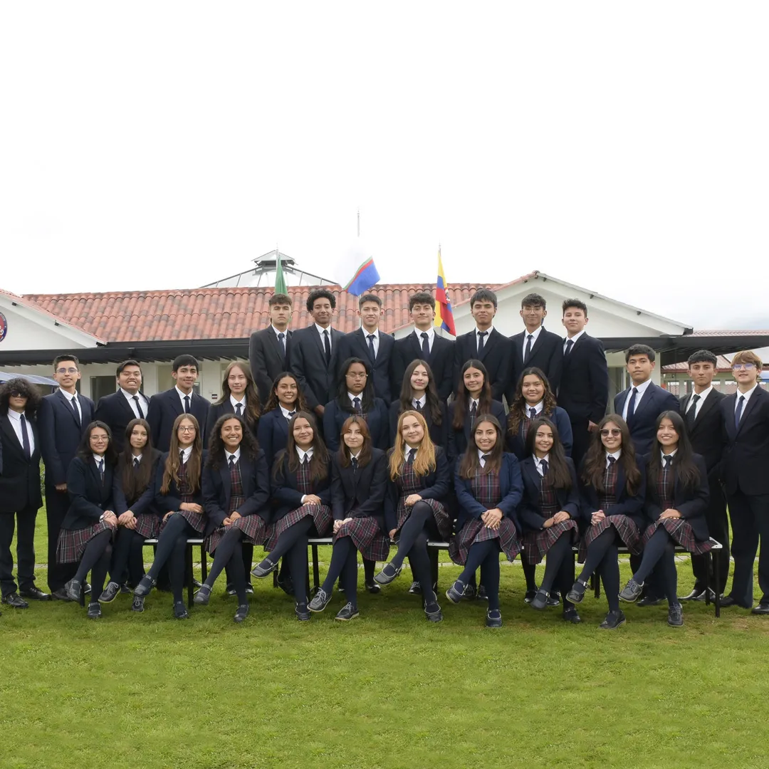 Prom 2025 del Colegio Bilingüe Lerner & Klein de Tenjo logra 100% nivel avanzado IELTS