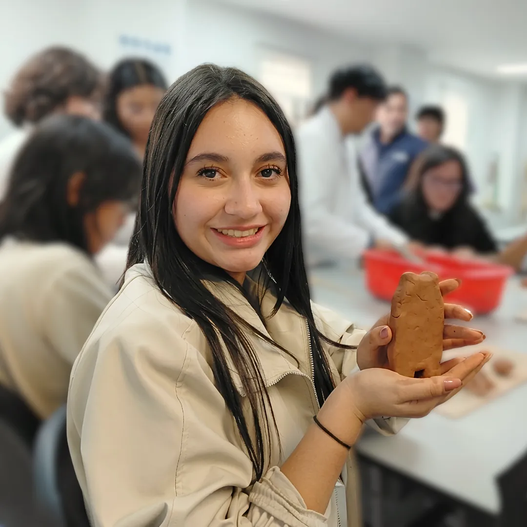 Colegio Bilingüe San Juan de Ávila Bogotá: arqueología y patrimonio en el Externado
